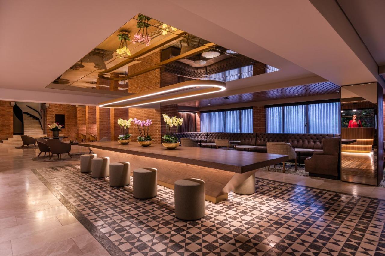 Hotel Estelar La Fontana Bogota Bagian luar foto The lounge at the airport