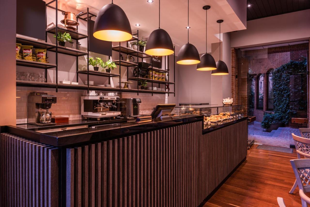 Hotel Estelar La Fontana Bogota Bagian luar foto The interior of a typical Starbucks store