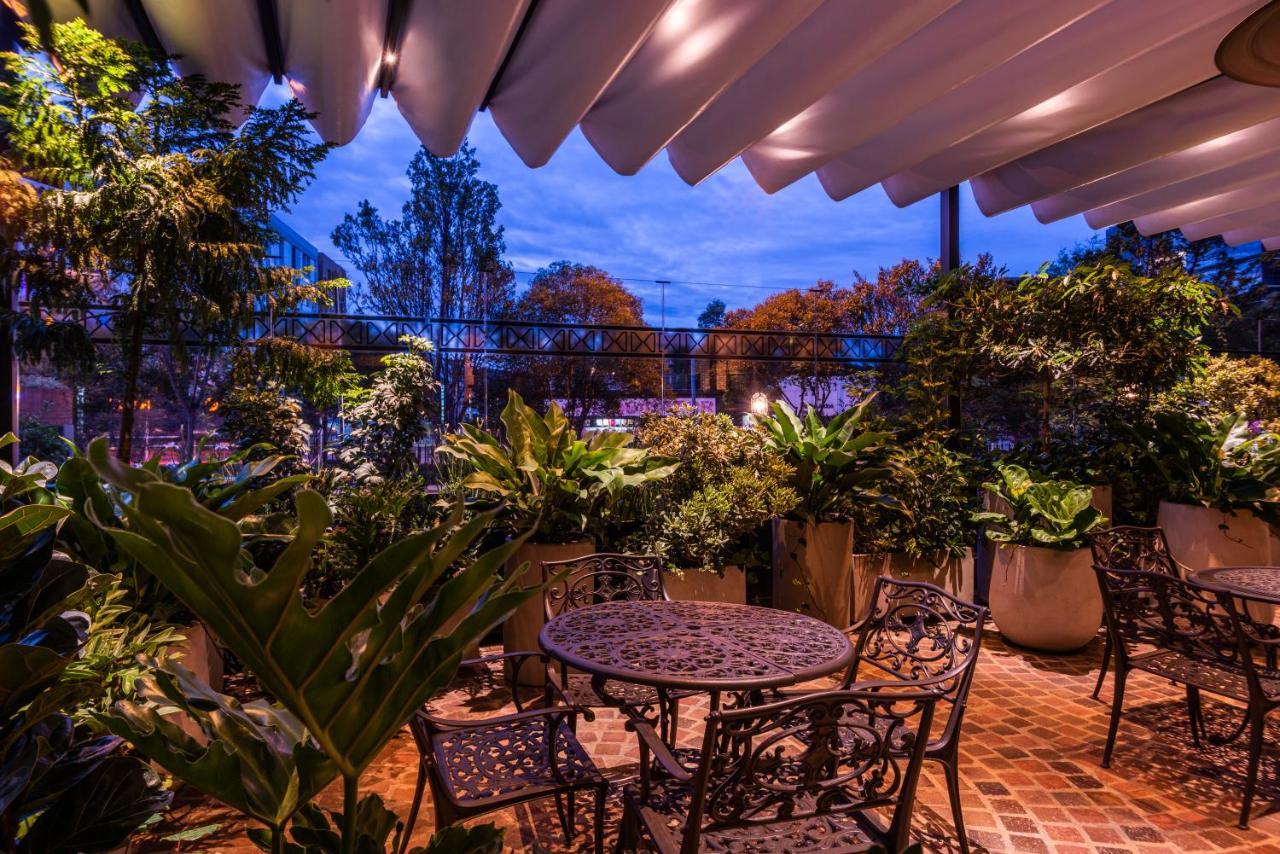 Hotel Estelar La Fontana Bogota Bagian luar foto The rooftop garden at the hotel