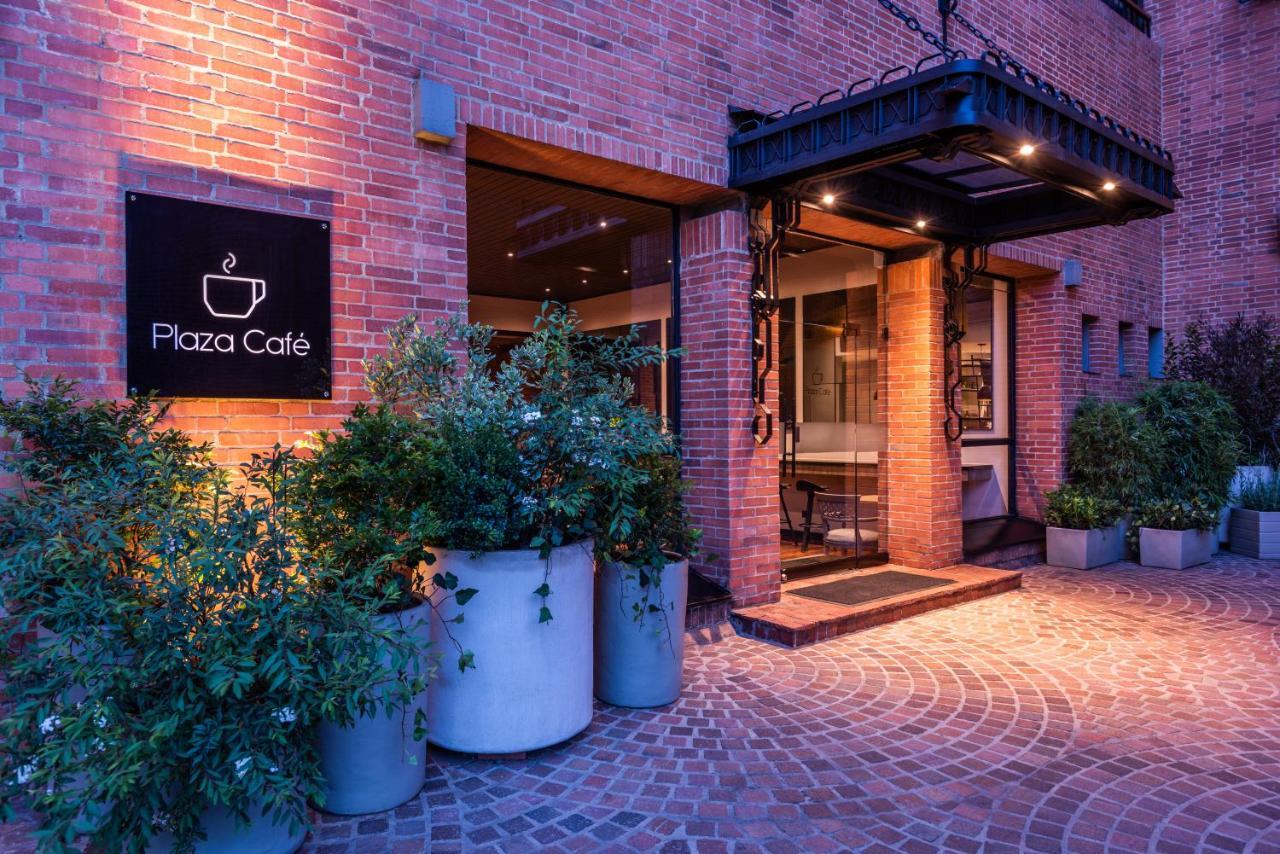 Hotel Estelar La Fontana Bogota Bagian luar foto Plaza Café