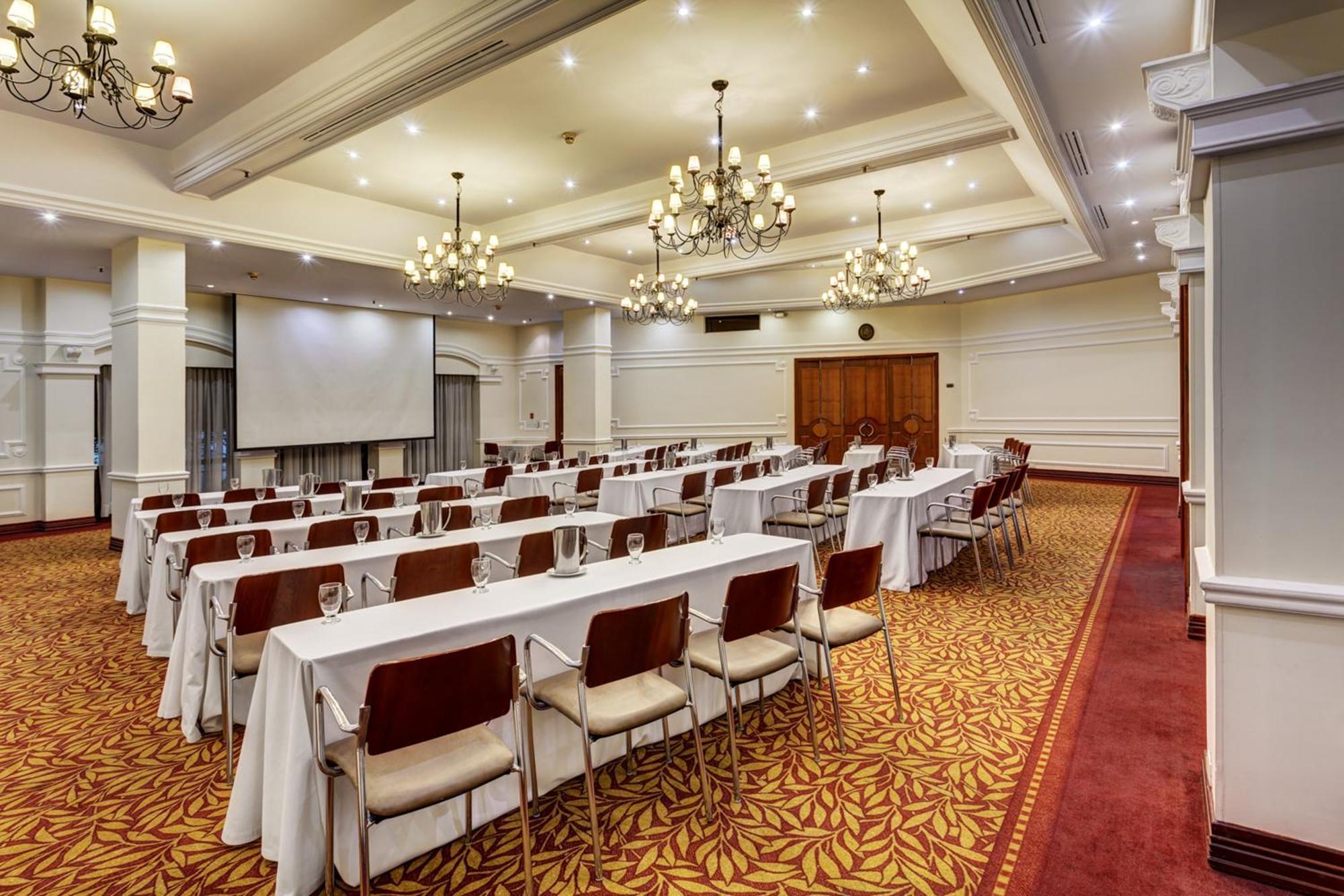 Hotel Estelar La Fontana Bogota Bagian luar foto The ballroom