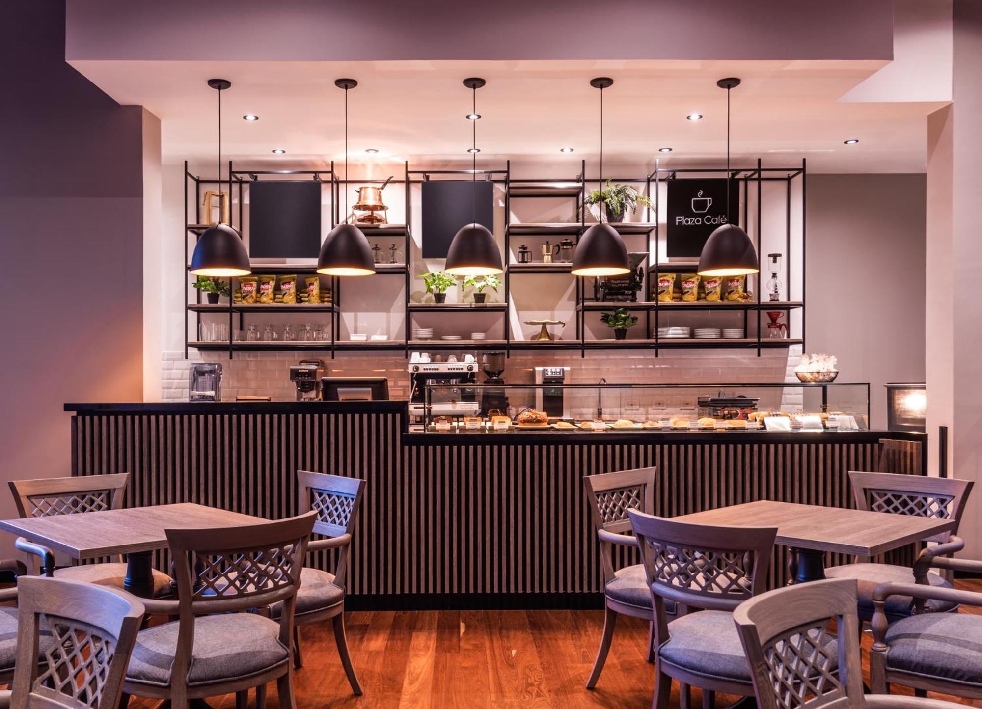 Hotel Estelar La Fontana Bogota Bagian luar foto The interior of the restaurant